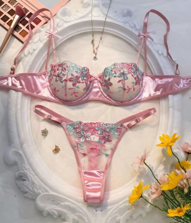 Ensemble Lingerie Rose Poudré Broderie Florale